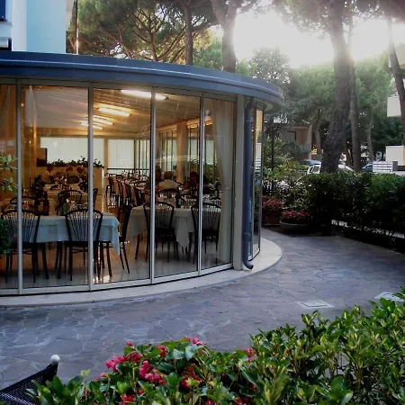 Roxy Hotel 3*